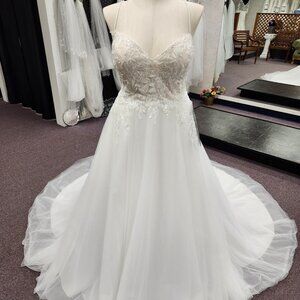 Pronovias Snehea Size 20 Off White Lave & Tulle Bridal Gown Wedding Dress